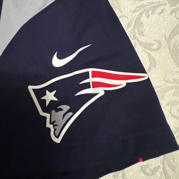 Official NFL Patriots #87 Gronkowski “Gronk” jersey. Size XXL - Picture 9 of 9